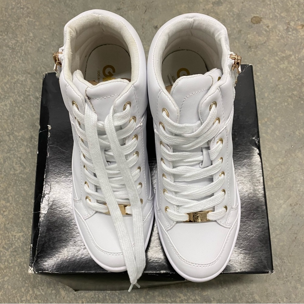 G By Guess Wedge Sneaker, sizes 8 and 8.5, All White Trimmed In Gold Pre-Owned - Picture 3 of 5